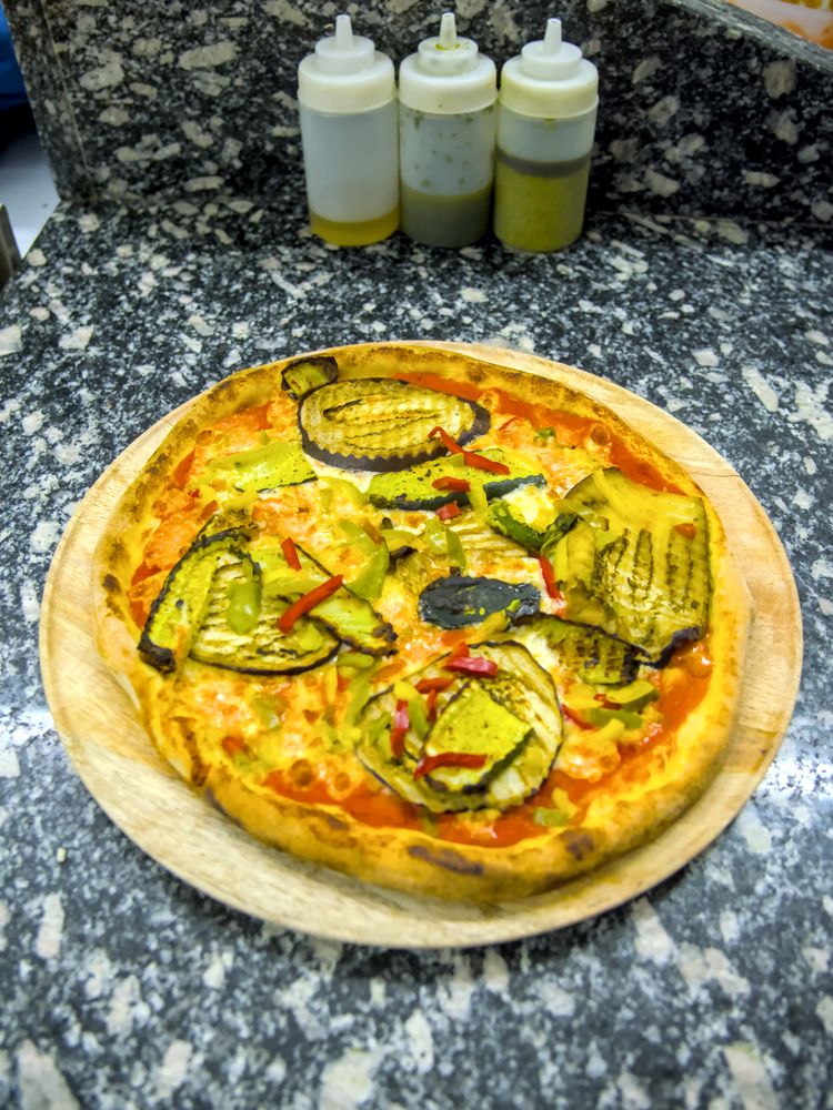 Pizza con verdure grigliate
