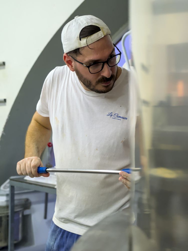 Il pizzaiolo de La Comasca al forno