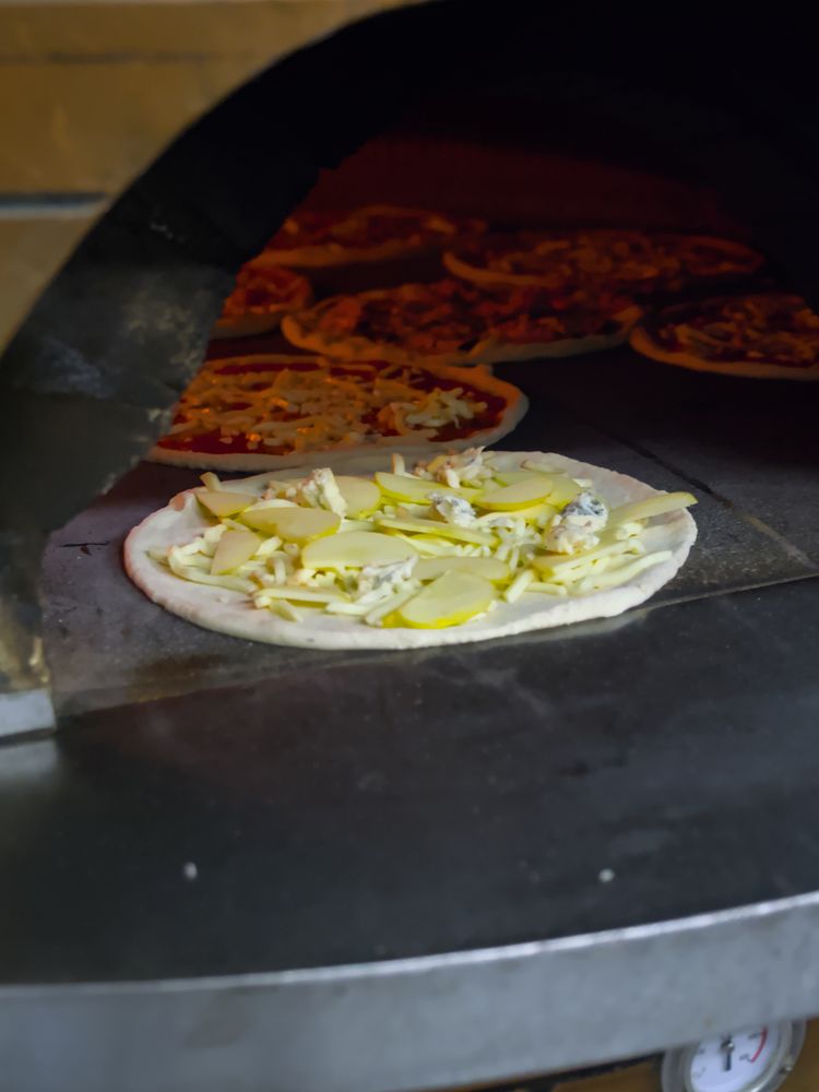 Pizze in cottura nel forno